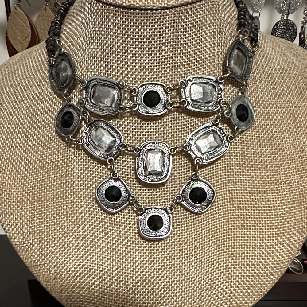 Elegant Black and Silver Statement Necklace - Picture 2 of 3